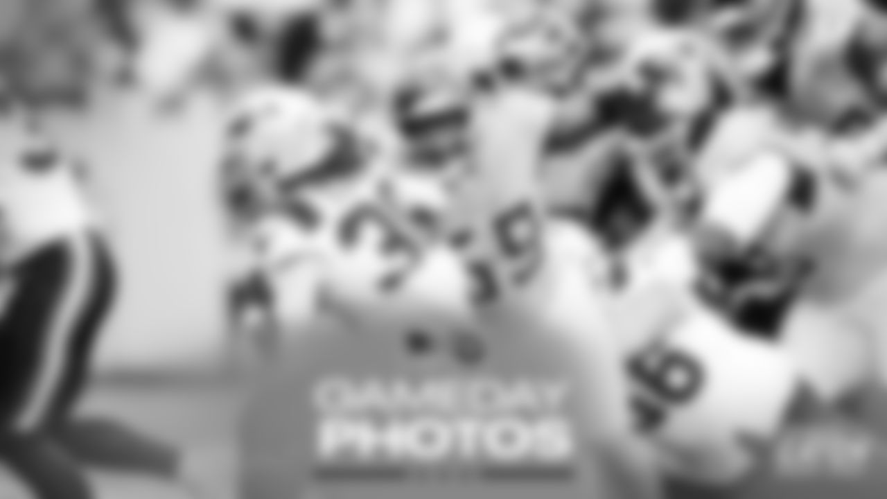 W7_NEvsTEN_GamedayPhotos-Thumbnails-3Gameday Photos