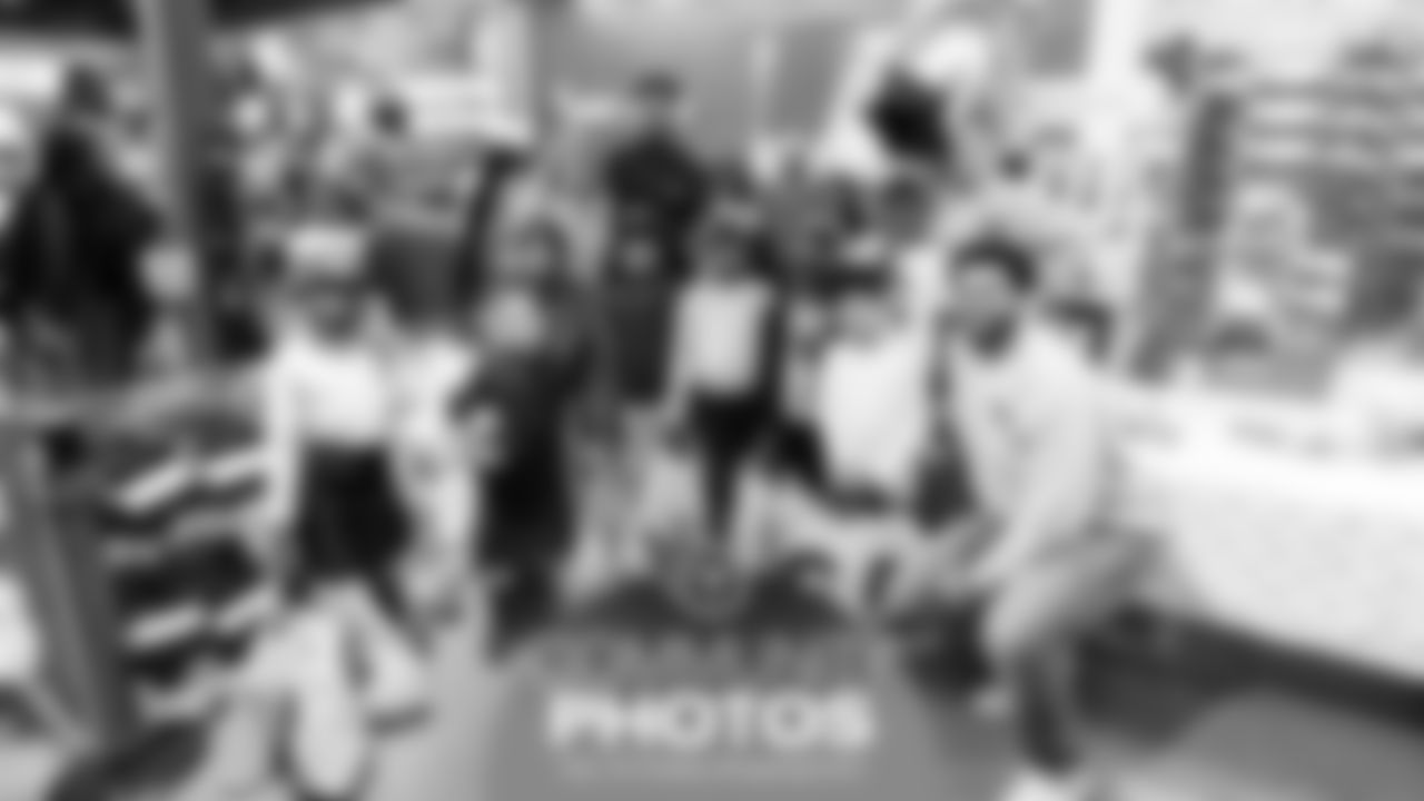 12.9_AmaniHookerHolidayShopping_CommunityPhotos