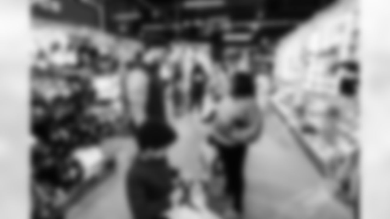 Amani Hooker Christmas Shopping Spree on December 09, 2025 in Nashville, TN. Photo By Beau Brune/Tennessee Titans