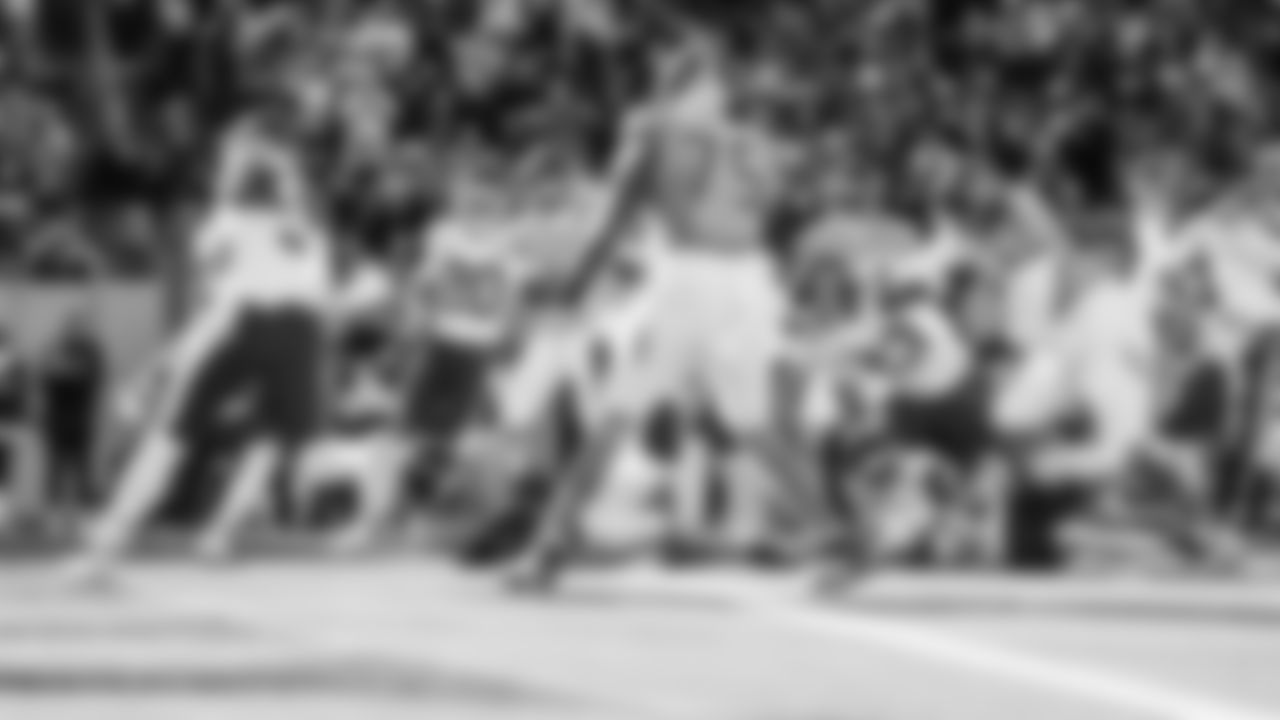 The Tennessee Titans and the Kansas City Chiefs compete at Nissan Stadium on December 21, 2025 in Nashville, TN. Photo By Jessie Rogers/Tennessee Titans