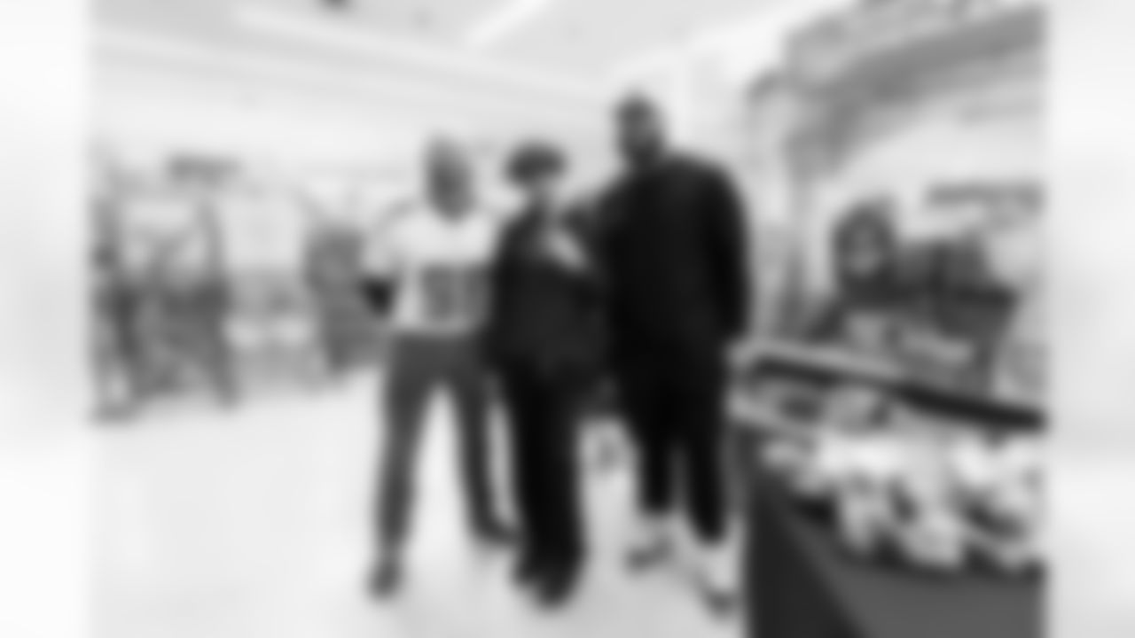 Defensive tackle Jeffery Simmons #98 of the Tennessee Titans partners with Big Brothers Big Sisters to take kids shopping at Academy Sports on December 09, 2025 in Nashville, TN. Photo By Jessie Rogers/Tennessee Titans