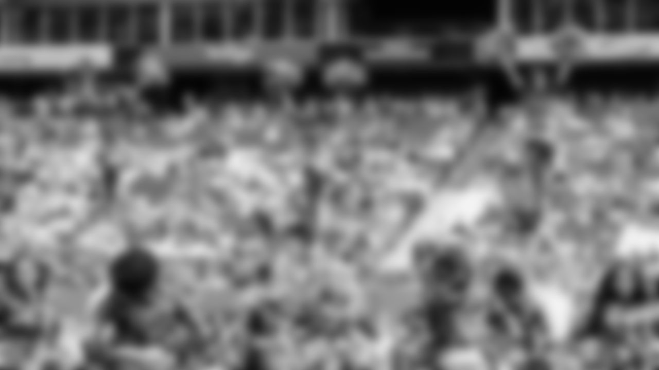 Tennessee Titans Cheerleaders and Blue Crew perform on the field before the game between the Tennessee Titans and the Indianapolis Colts at Nissan Stadium on September 21, 2025 in Nashville, TN. Photo By Kaitlyn Hungerford/Tennessee Titans