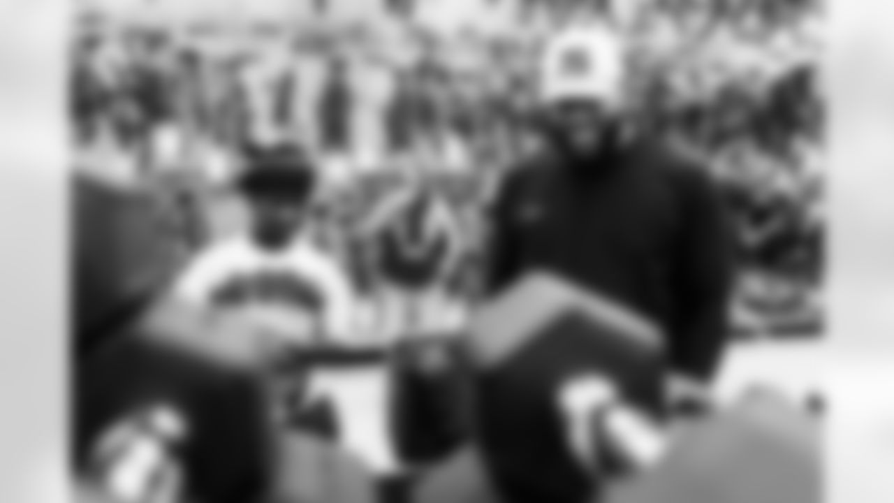 Defensive tackle Jeffery Simmons #98 of the Tennessee Titans partners with Big Brothers Big Sisters to take kids shopping at Academy Sports on December 09, 2025 in Nashville, TN. Photo By Jessie Rogers/Tennessee Titans