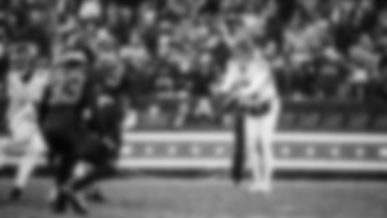 The Tennessee Titans and the Cleveland Browns compete at Huntington Bank Field on December 07, 2025 in Cleveland, OH. Photo By Jessie Rogers/Tennessee Titans