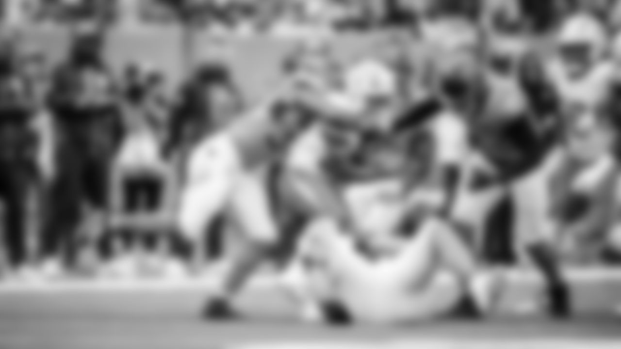 The Tennessee Titans and the Los Angeles Chargers compete at Nissan Stadium on November 02, 2025 in Nashville, TN. Photo B Donald Page/Tennessee Titans