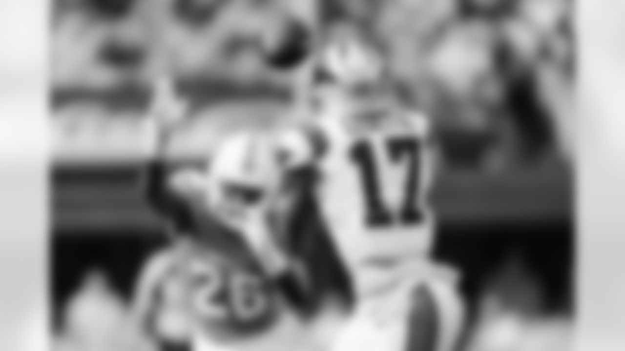 100525_CARvsMIA_AH208472