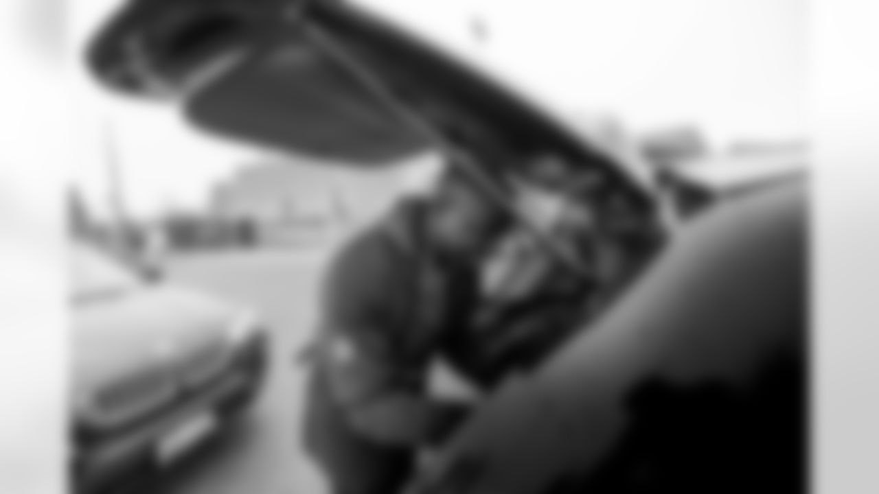 2025_ThanksgivingDriveThru_Rusco-22