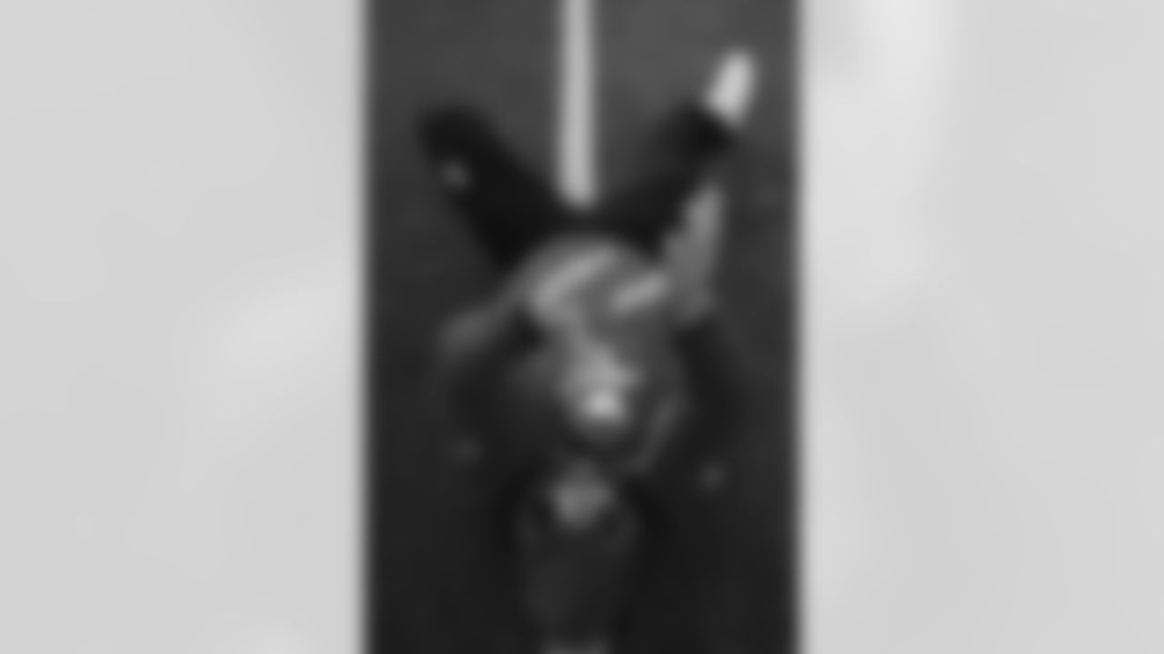 AR2_8543