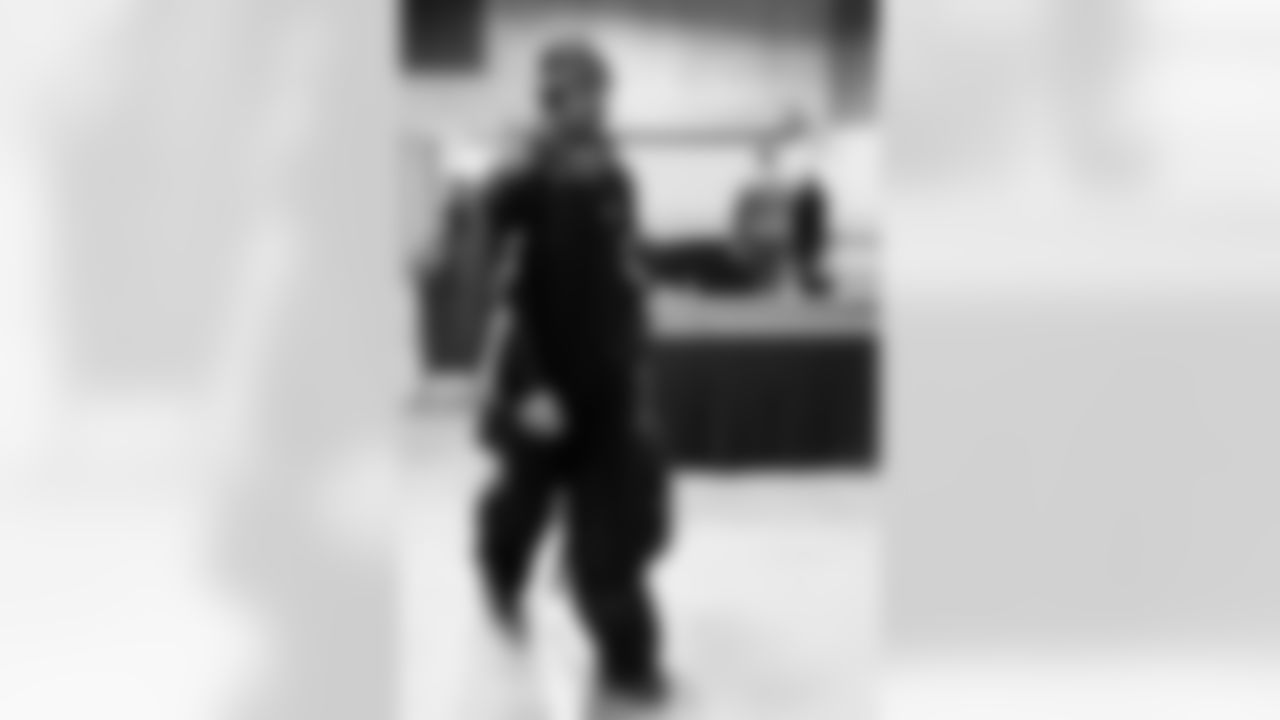 2025_1130_Vikings_Seattle_TTL_0001_Rusco