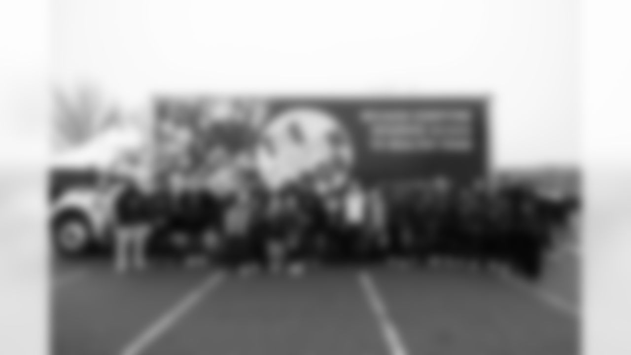 2025_ThanksgivingDriveThru_Rusco-27