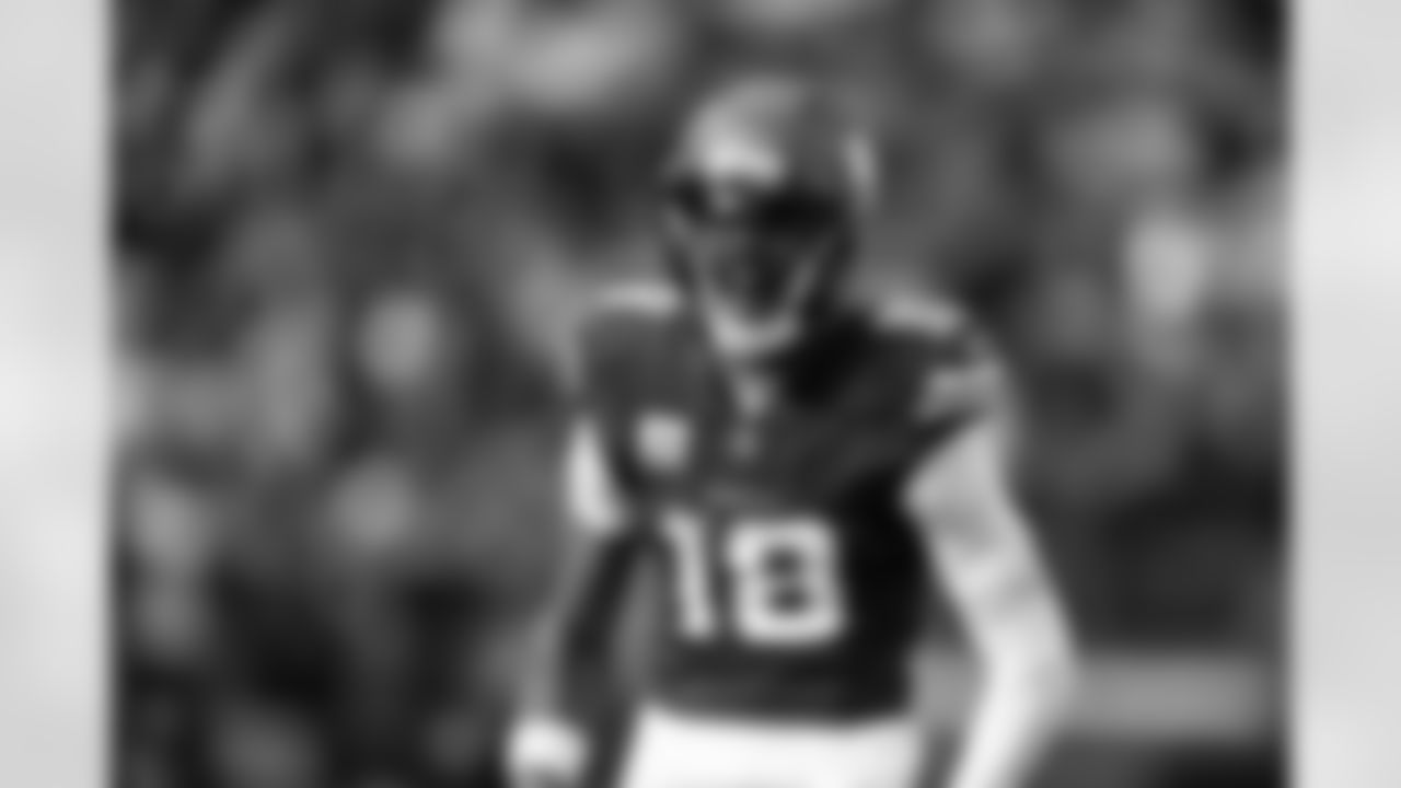 2025_1019_Vikings_Eagles_REG07_0330