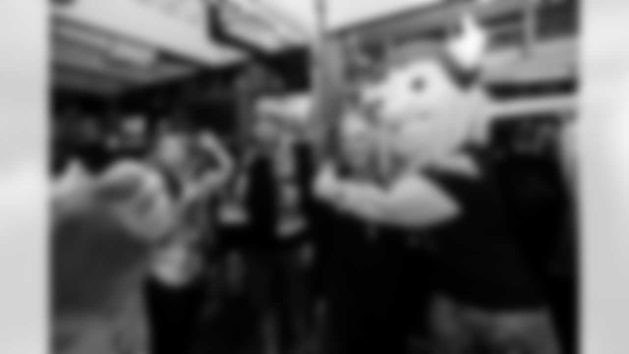 2025_1002_Events_LondonTeamPub_0516