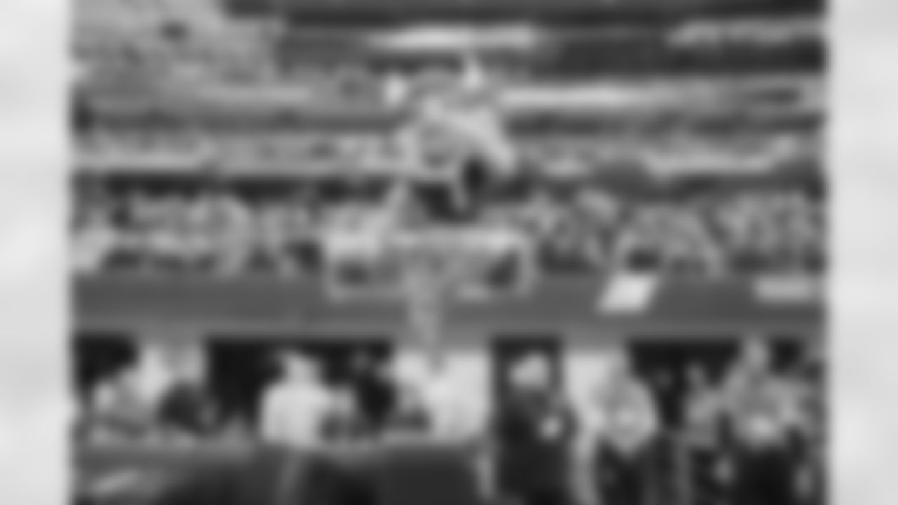 2025_1207_Vikings_Commanders_REG14_0270