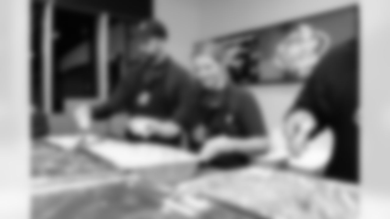 2025_1117_CR_ThanksgivingMealPacking_0606