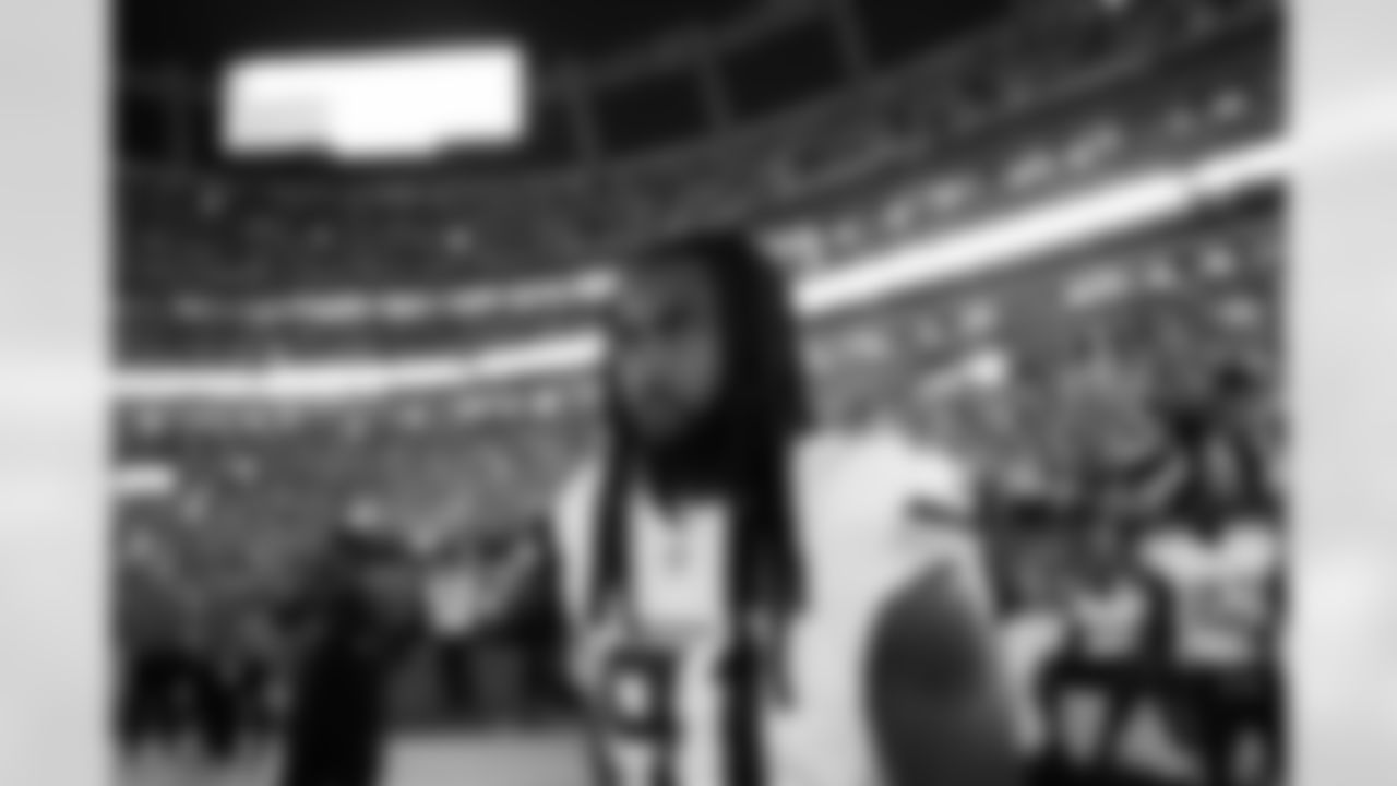 OLB Pat Jones II