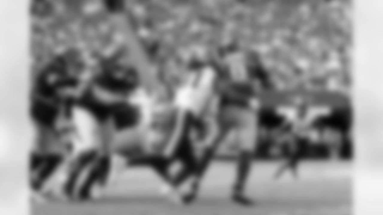 91 OLB Pat Jones II
