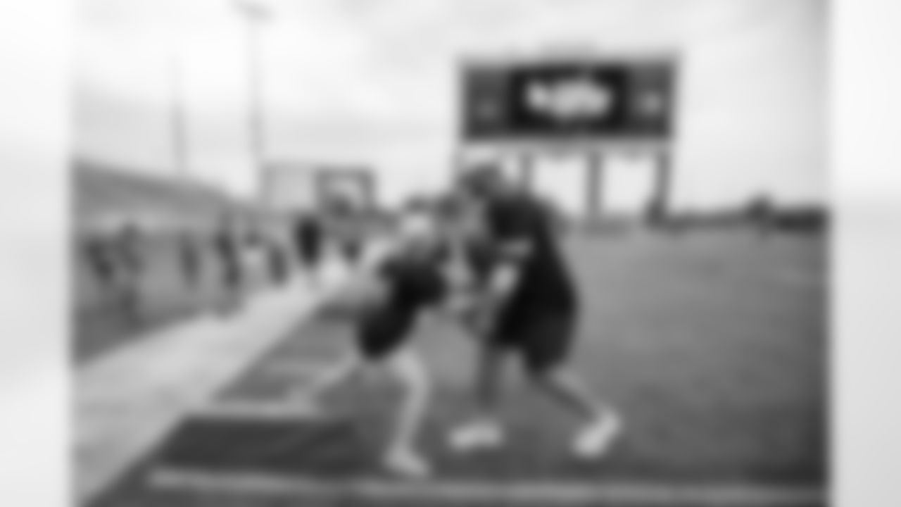2023_1003_CR_CrucialCatchYouthFootballClinic_0008