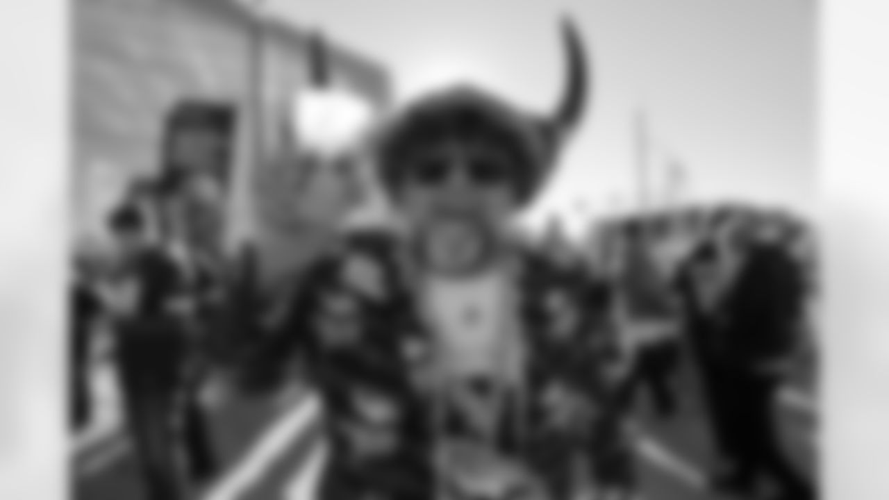 2025_1116_Vikings_Bears_REG11_0049