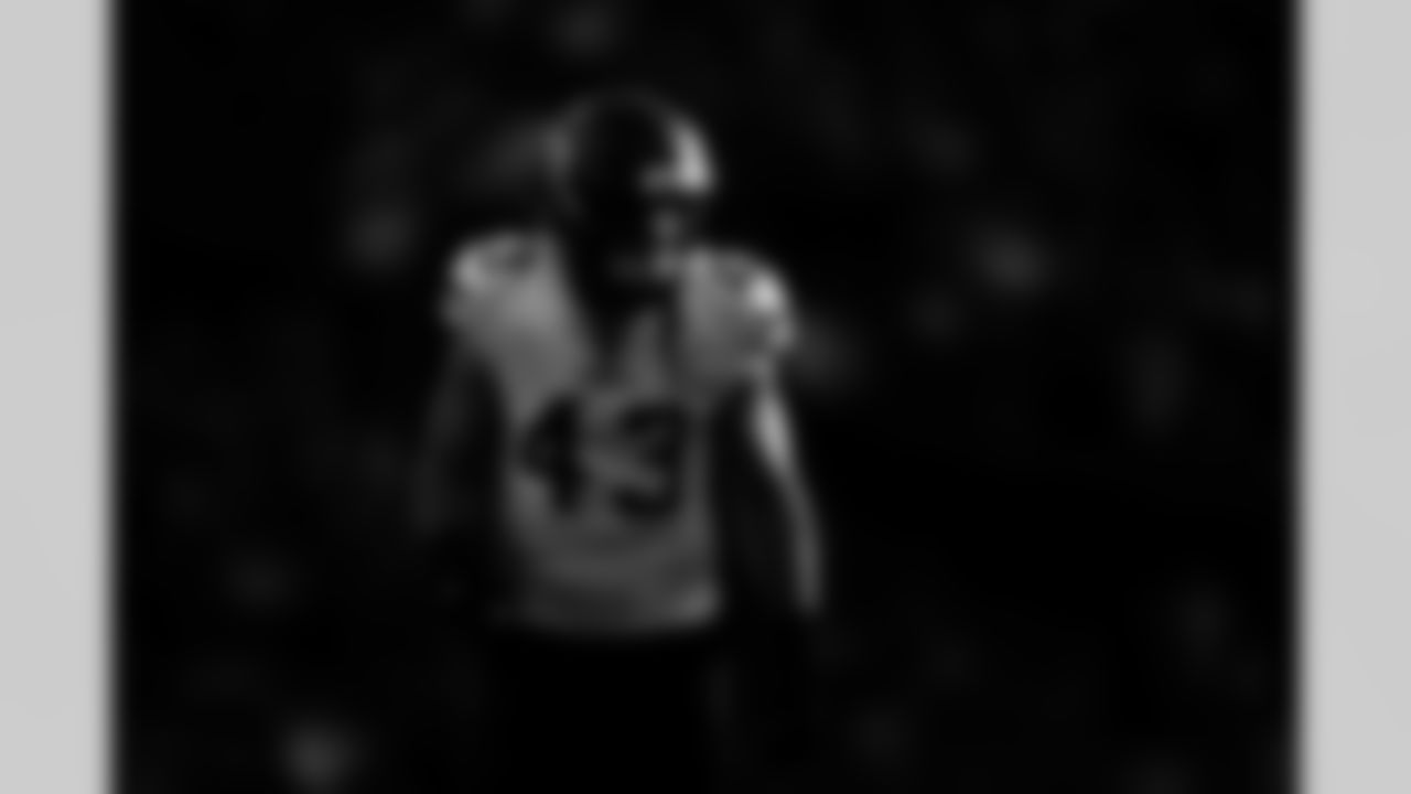 2025_1130_Vikings_Seattle_TTL_0055_Rusco