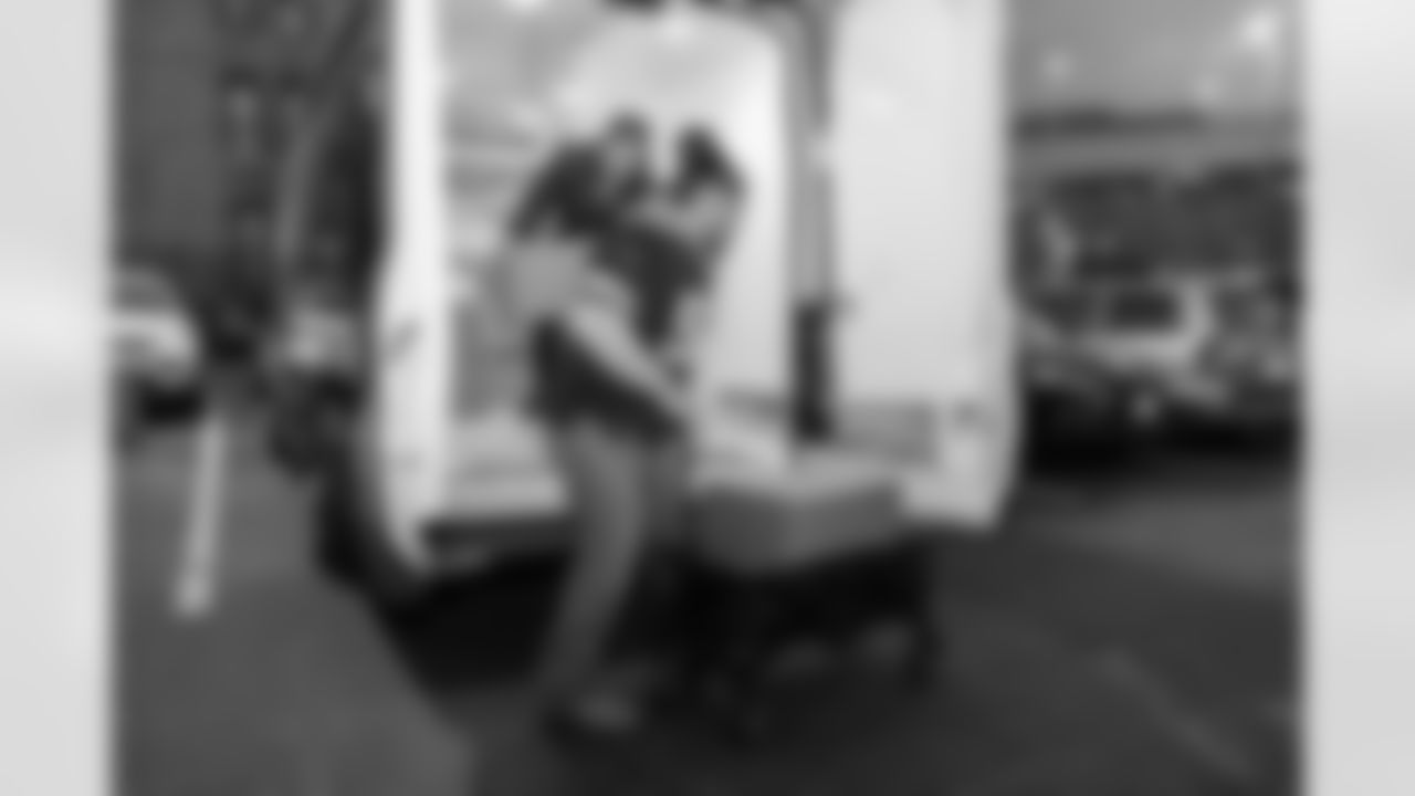 Levi_ThanksgivingMeals_023