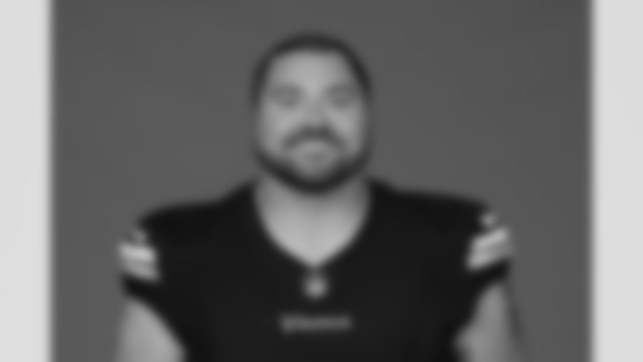 97 DL Harrison Phillips