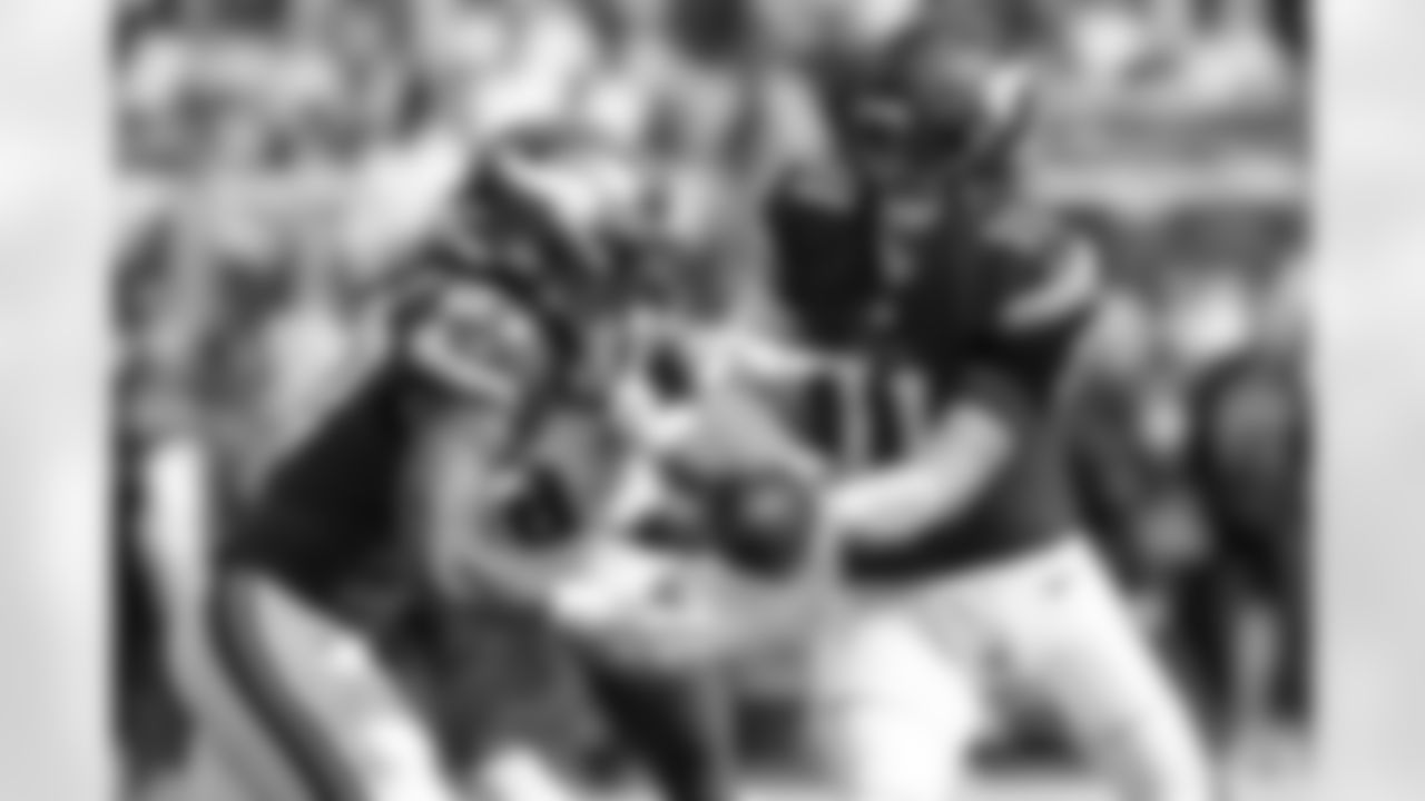 2025_1019_Vikings_Eagles_REG07_1080