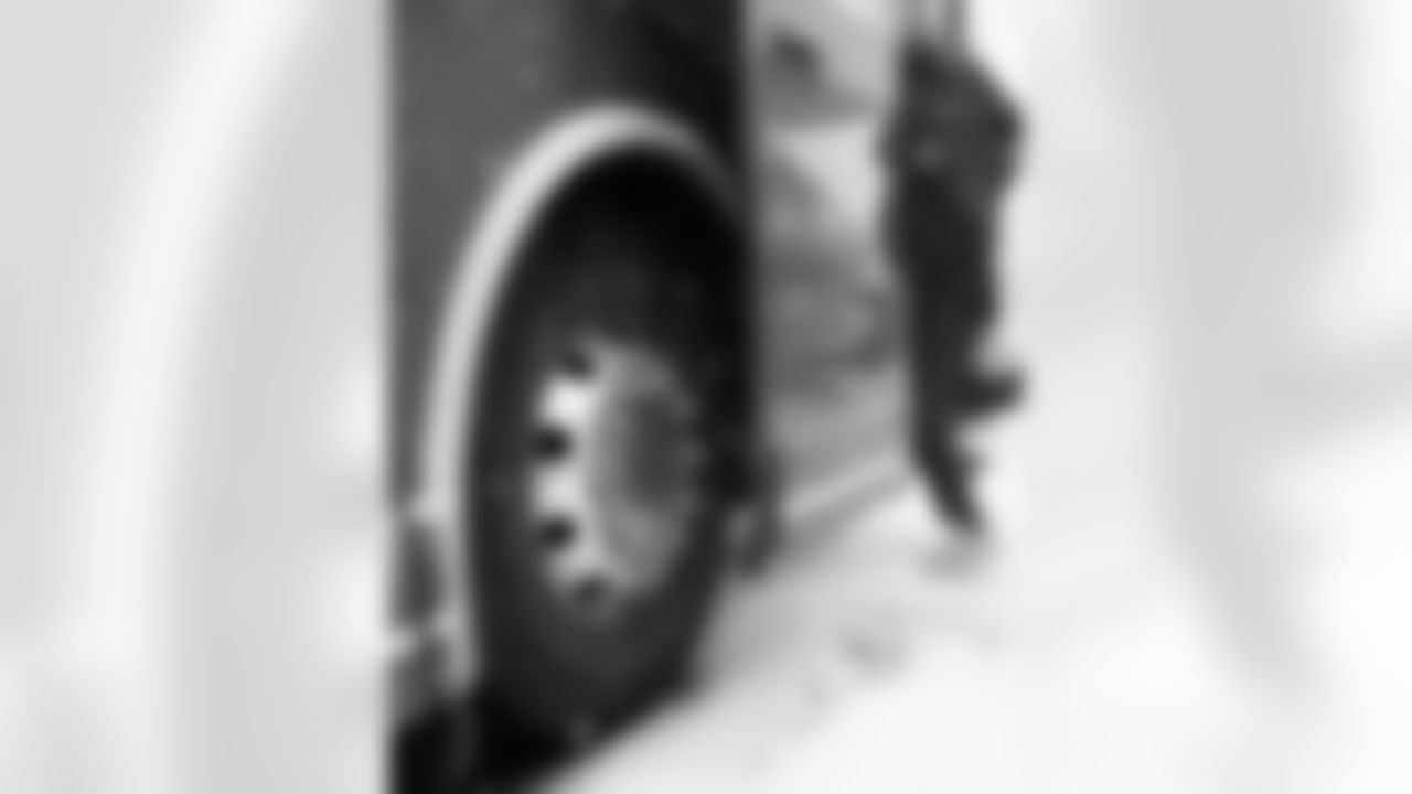 11292025_SeahawksTravel_0027