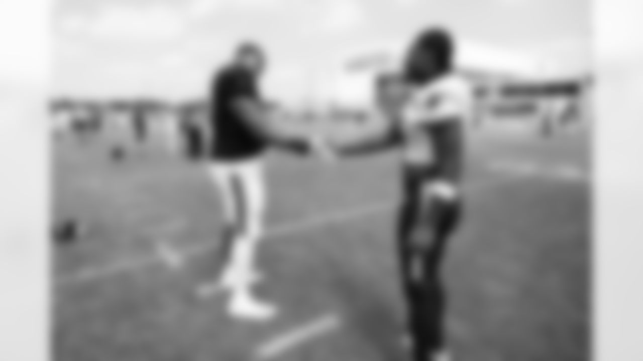 Stefon Diggs reunites with former Vikings teammates and coaches during joint practice with the Patriots