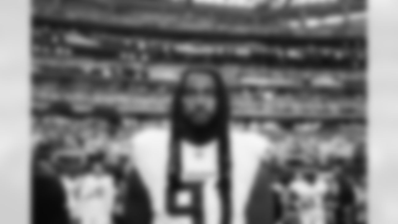 OLB Pat Jones II
