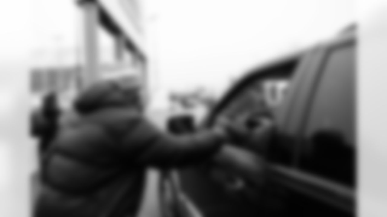 2025_ThanksgivingDriveThru_Rusco-12