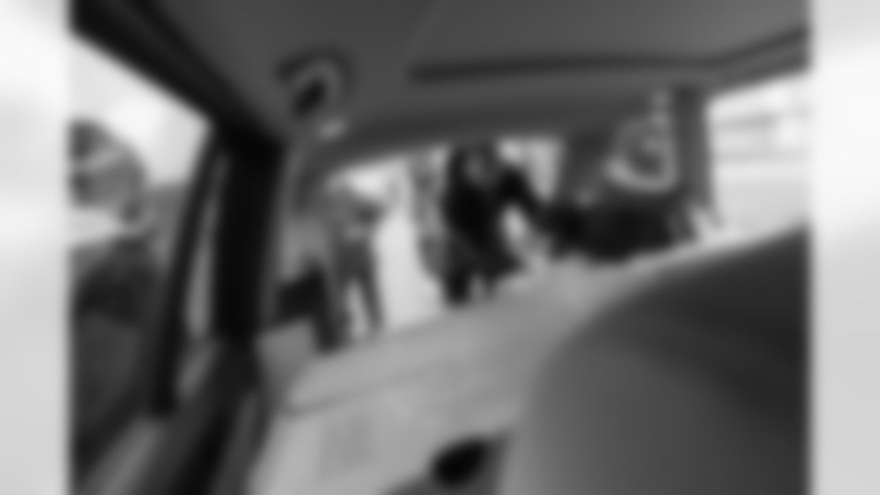 2025_ThanksgivingDriveThru_Rusco-23