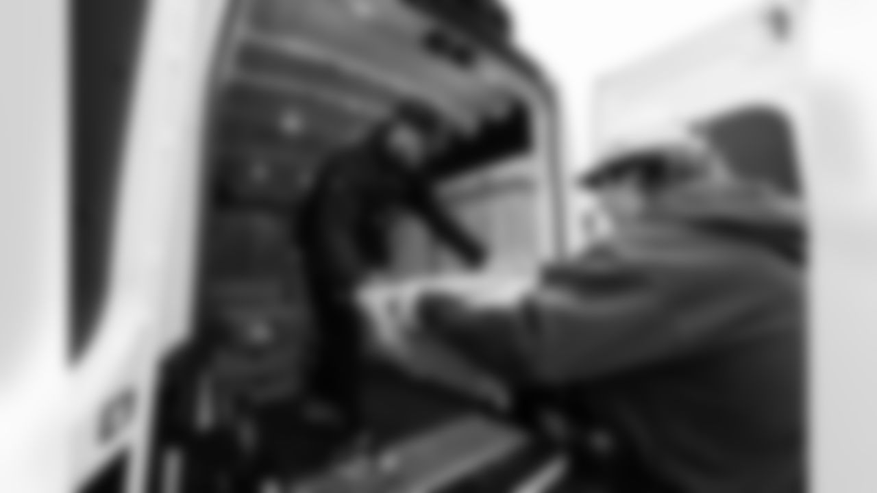 2025_ThanksgivingDriveThru_Rusco-13