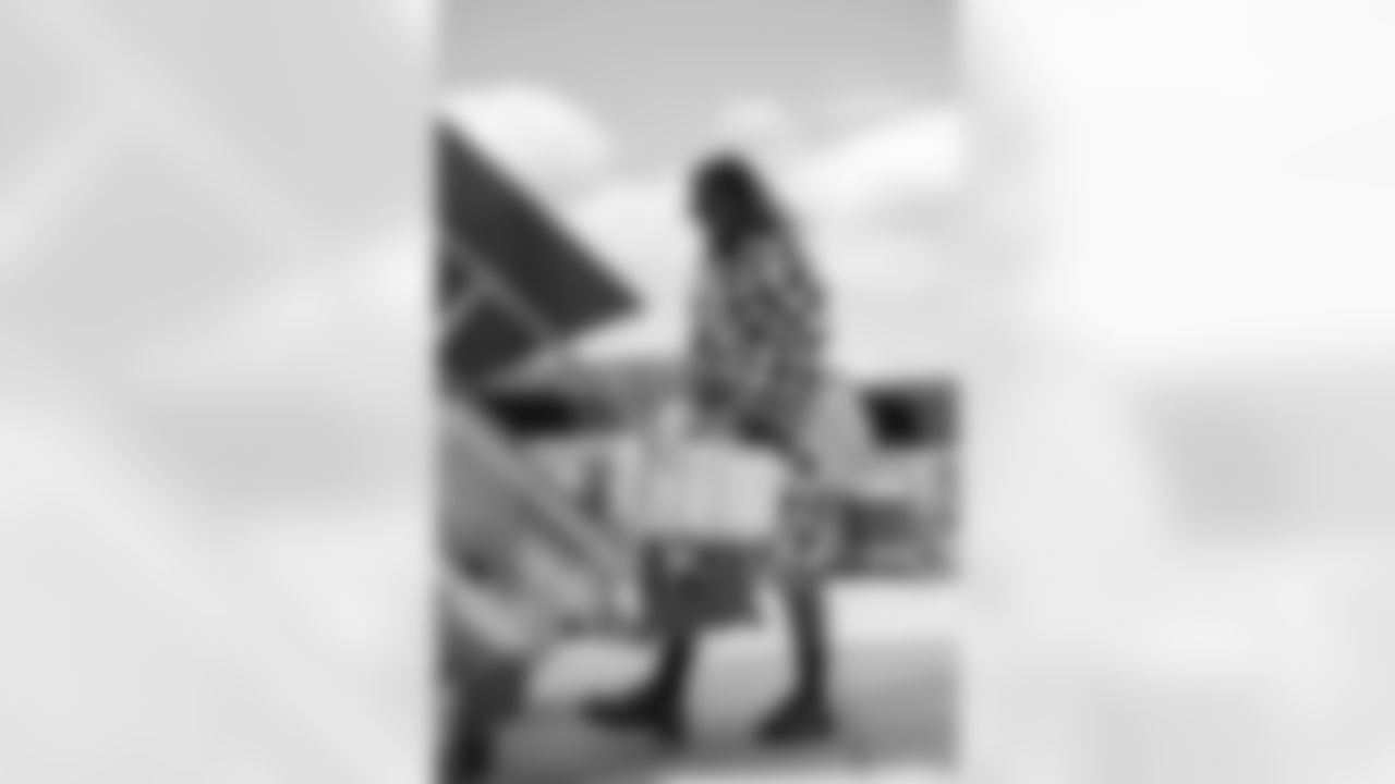 Travel images of players on their way to the Minnesota Vikings vs. Chicago Bears game September 07, 2025 at Soldier Field in Chicago, IL.