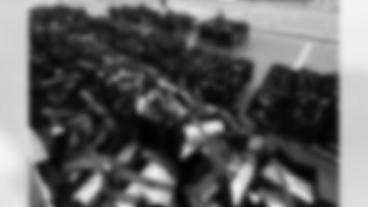 2025_ThanksgivingDriveThru_Rusco-4