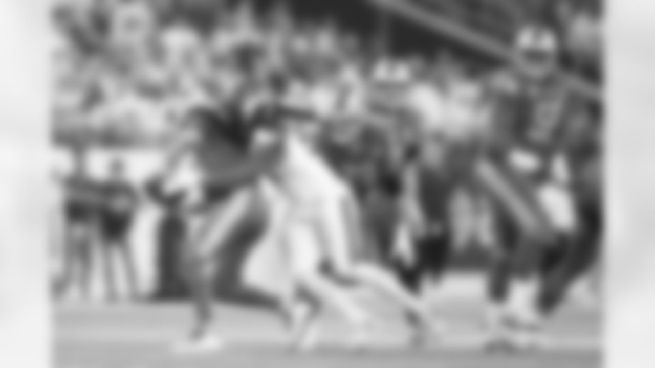 OLB Pat Jones II