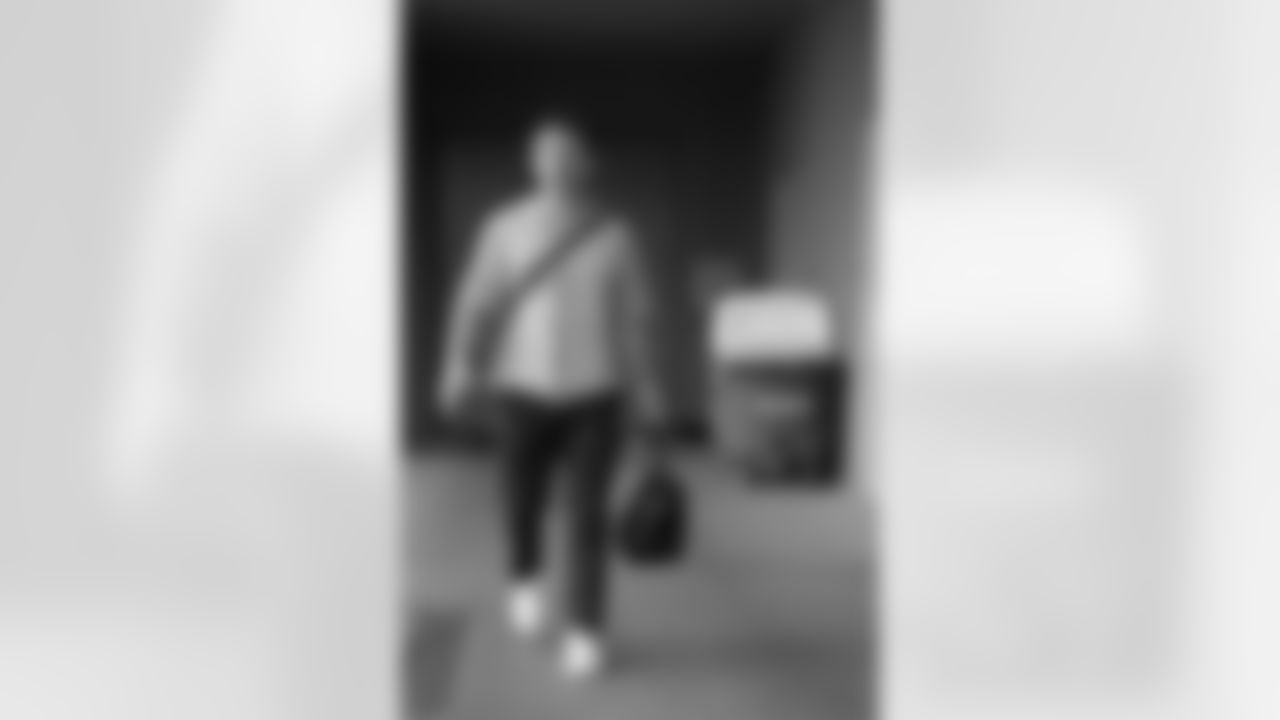 2025_1101_Vikings_Lions_Travel_0014