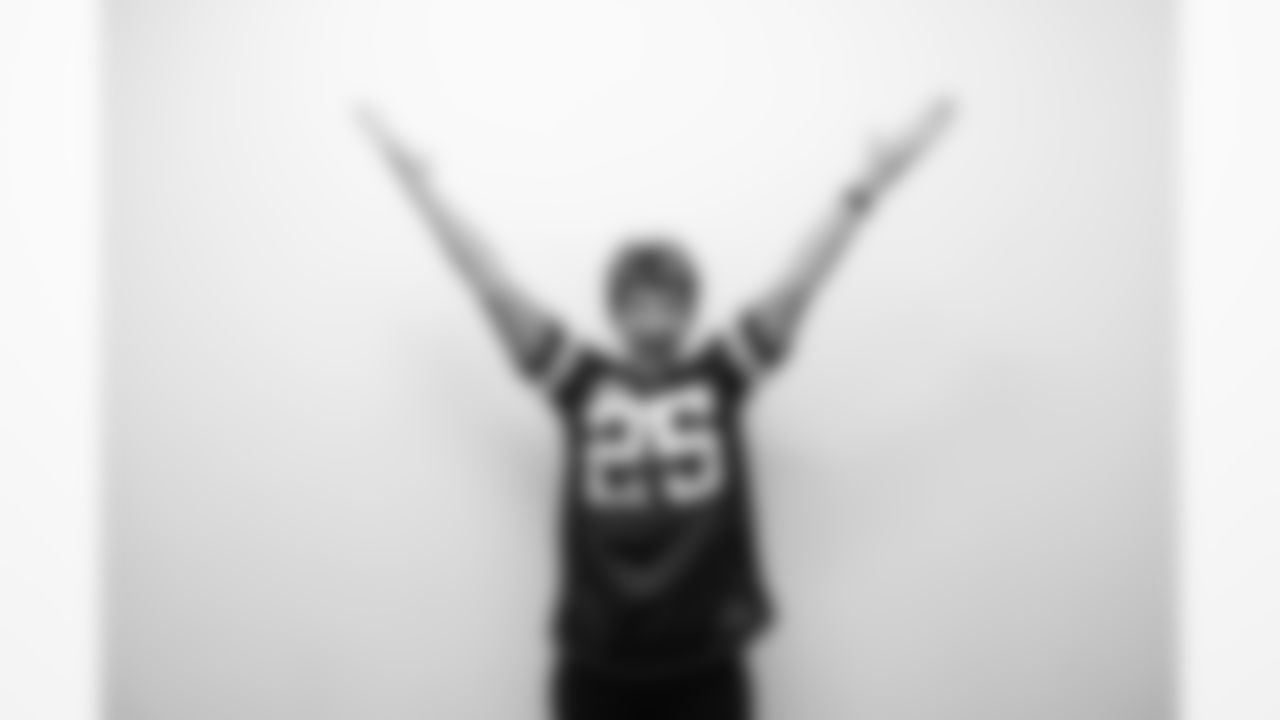 2025_1028_CR_FanOfTheYearReveal_0644