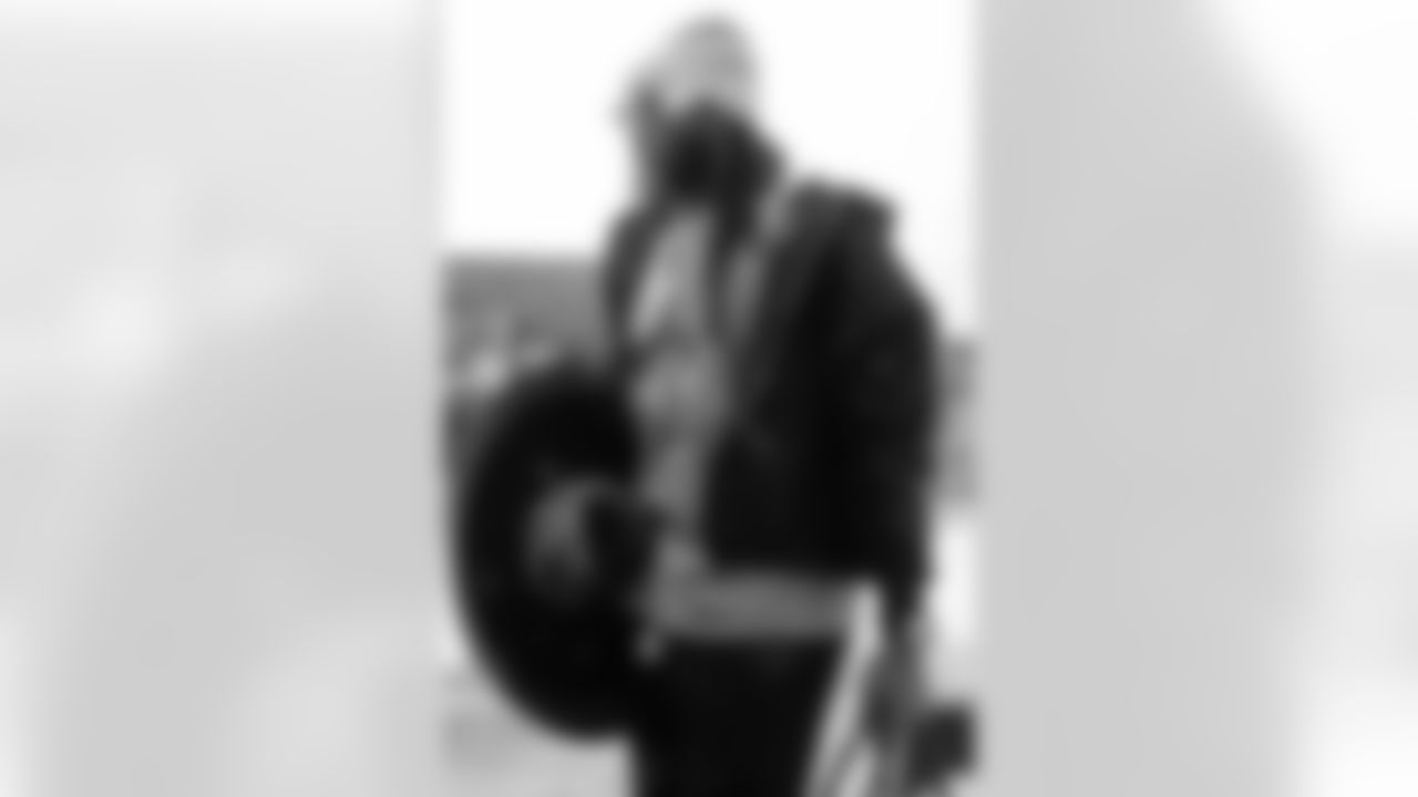 11292025_SeahawksTravel_0042