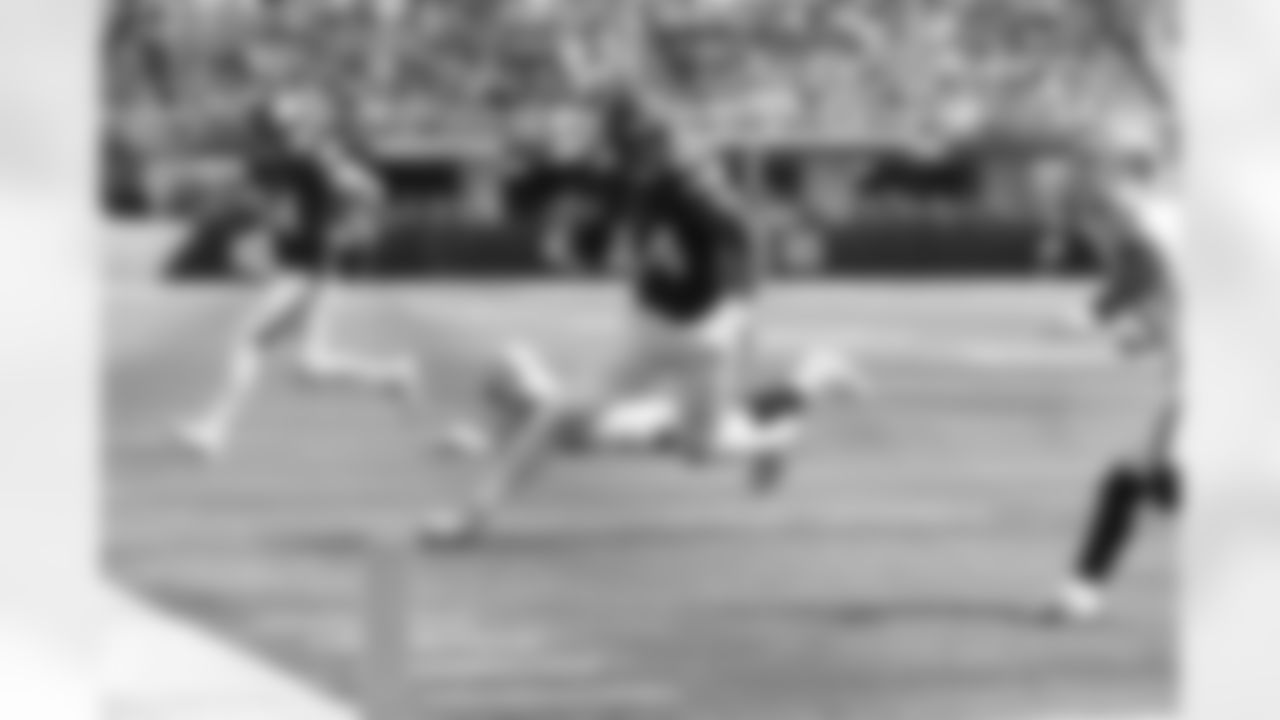 84 TE Josh Oliver