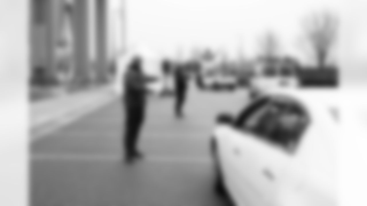 2025_ThanksgivingDriveThru_Rusco-11