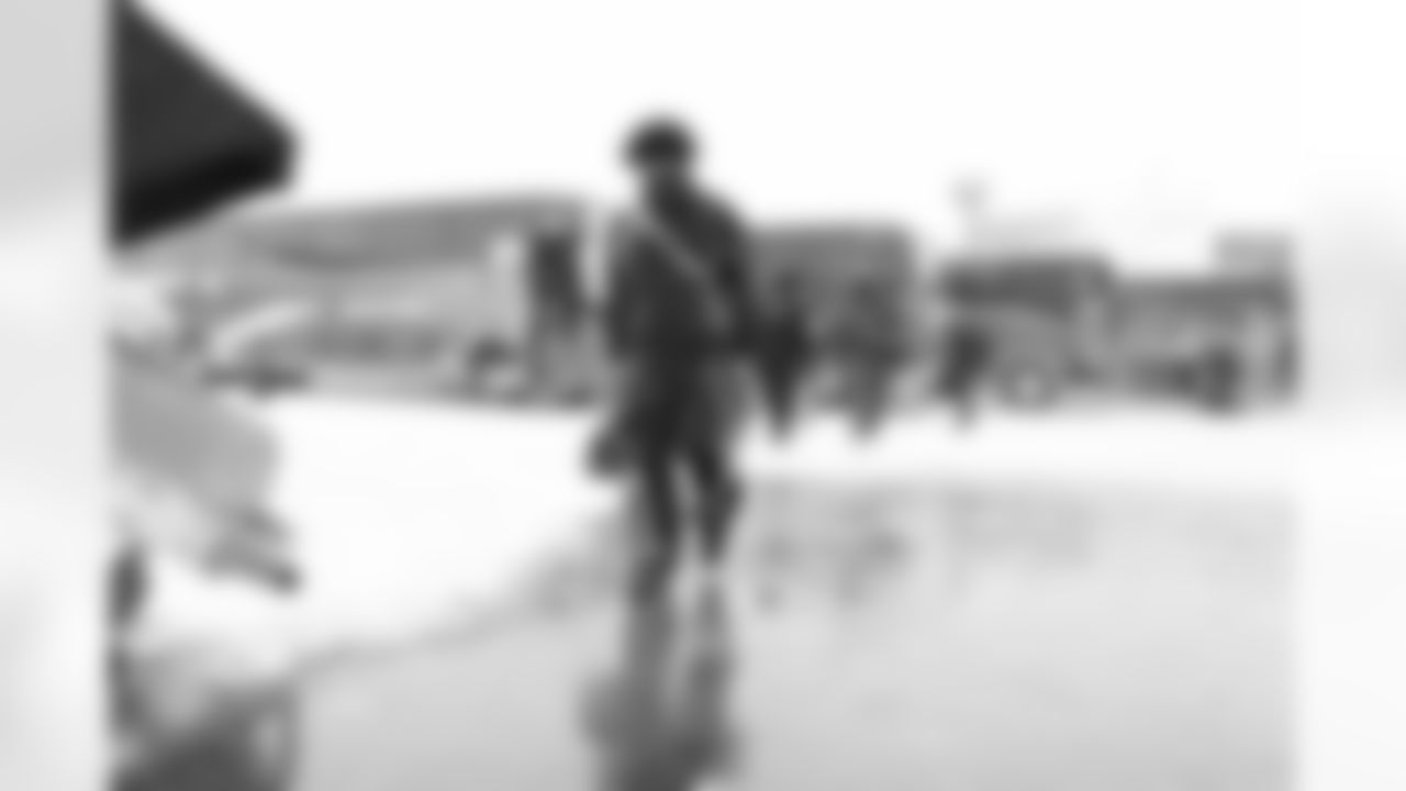 11292025_SeahawksTravel_0047