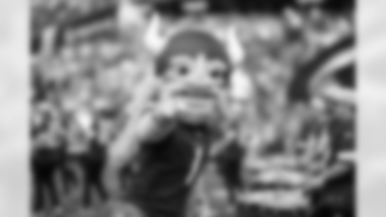 2025_1207_Vikings_Commanders_REG14_0176