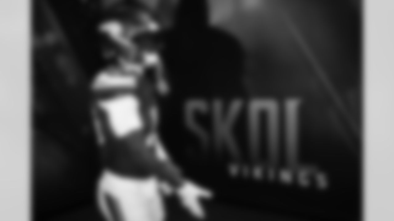 2025_1019_Vikings_Eagles_REG07_0186