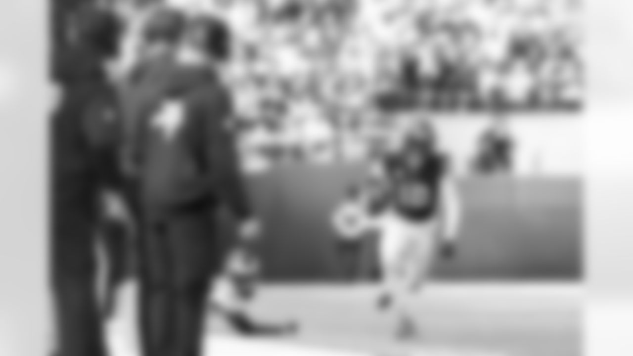 2025_1019_Vikings_Eagles_REG07_0340