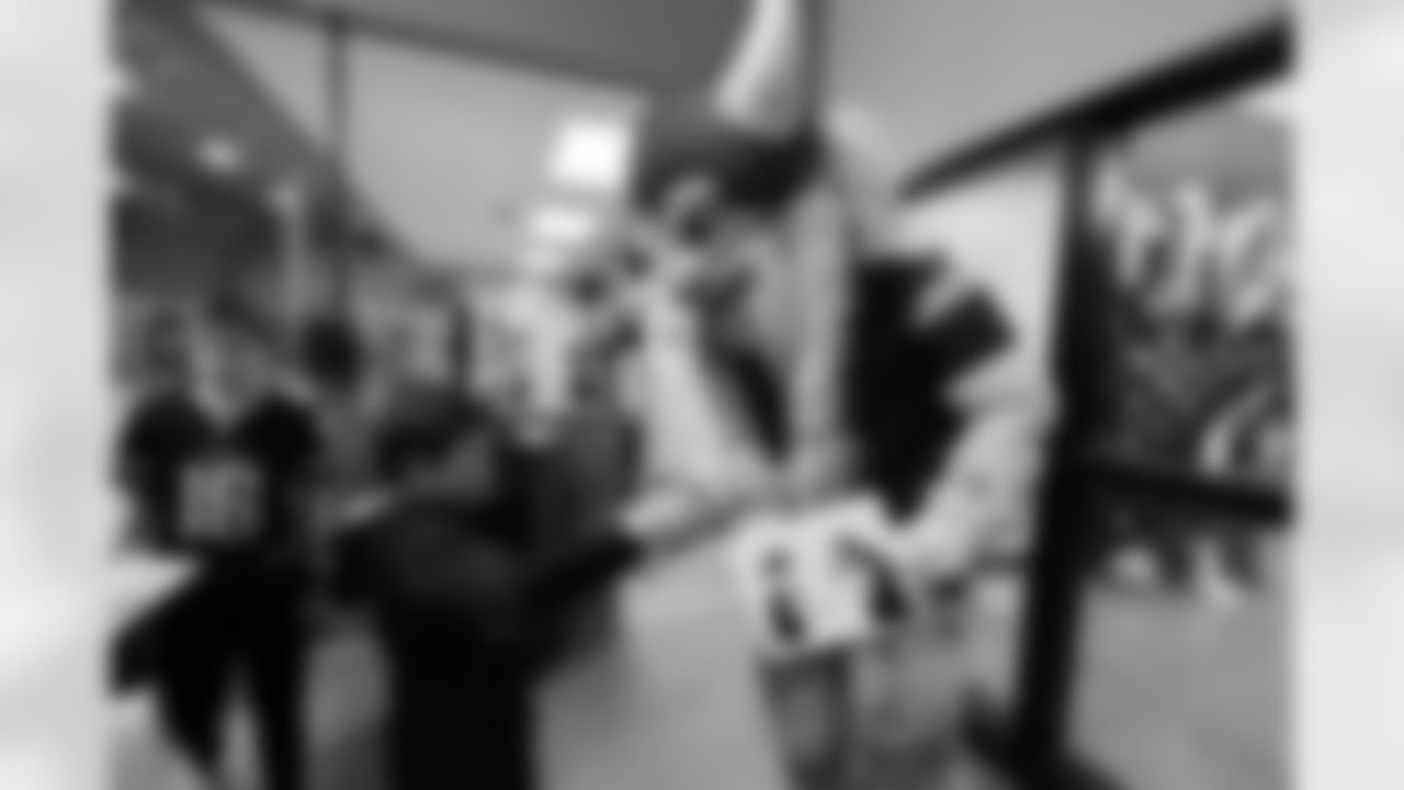 2026_Viktorbday_Rusco-6