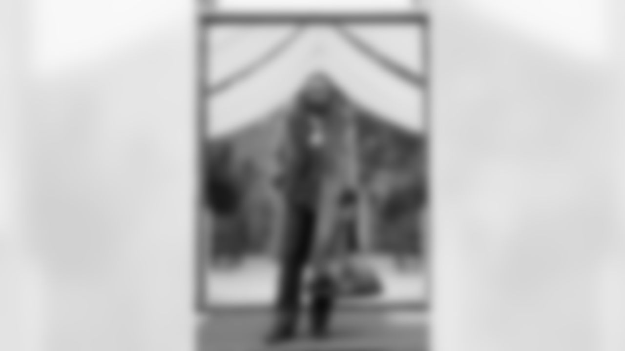 Justin Jefferson prepares for pregame travel and arrivals with Burberry.

Minnesota Vikings vs. Cleveland Browns 
October 04, 2025 
Tottenham Hotspur Stadium in London, England.