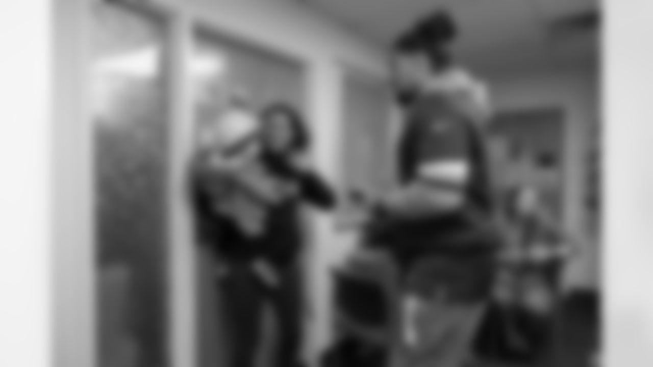 Levi_ThanksgivingMeals_042