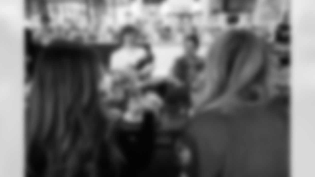 2025_1106_STSMilitaryBabyShower_0378