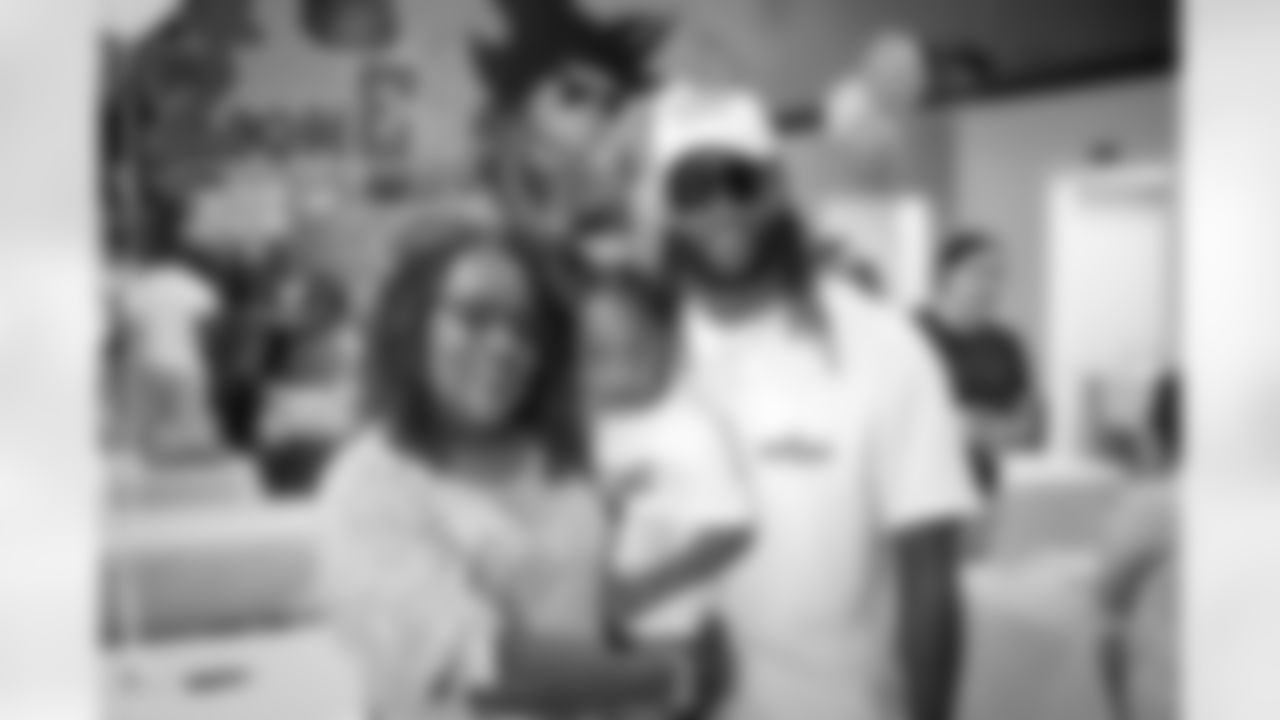 Moms Aaron and Ms Jones Junior