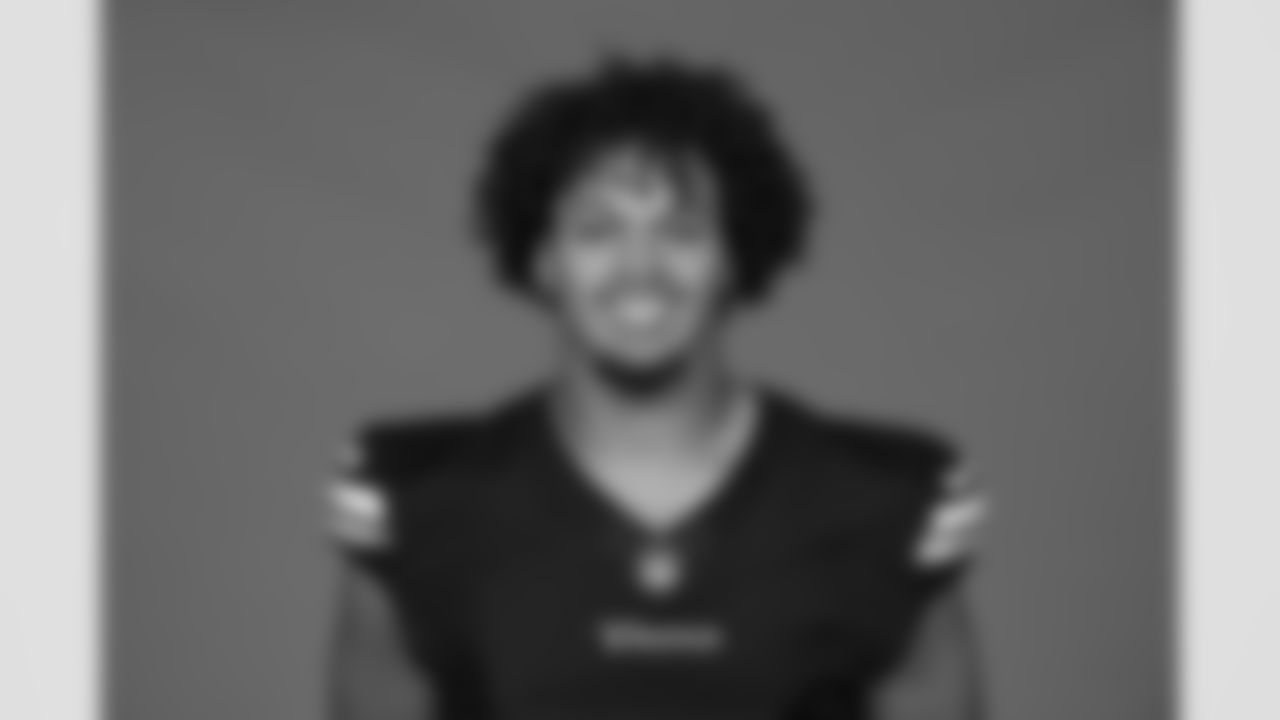 46 TE Bryson Nesbit